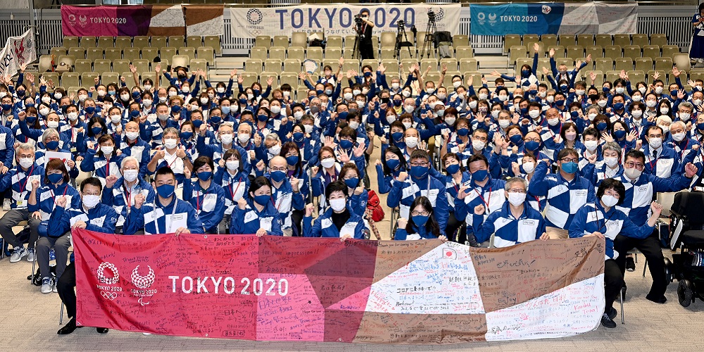 全員で記念撮影の写真