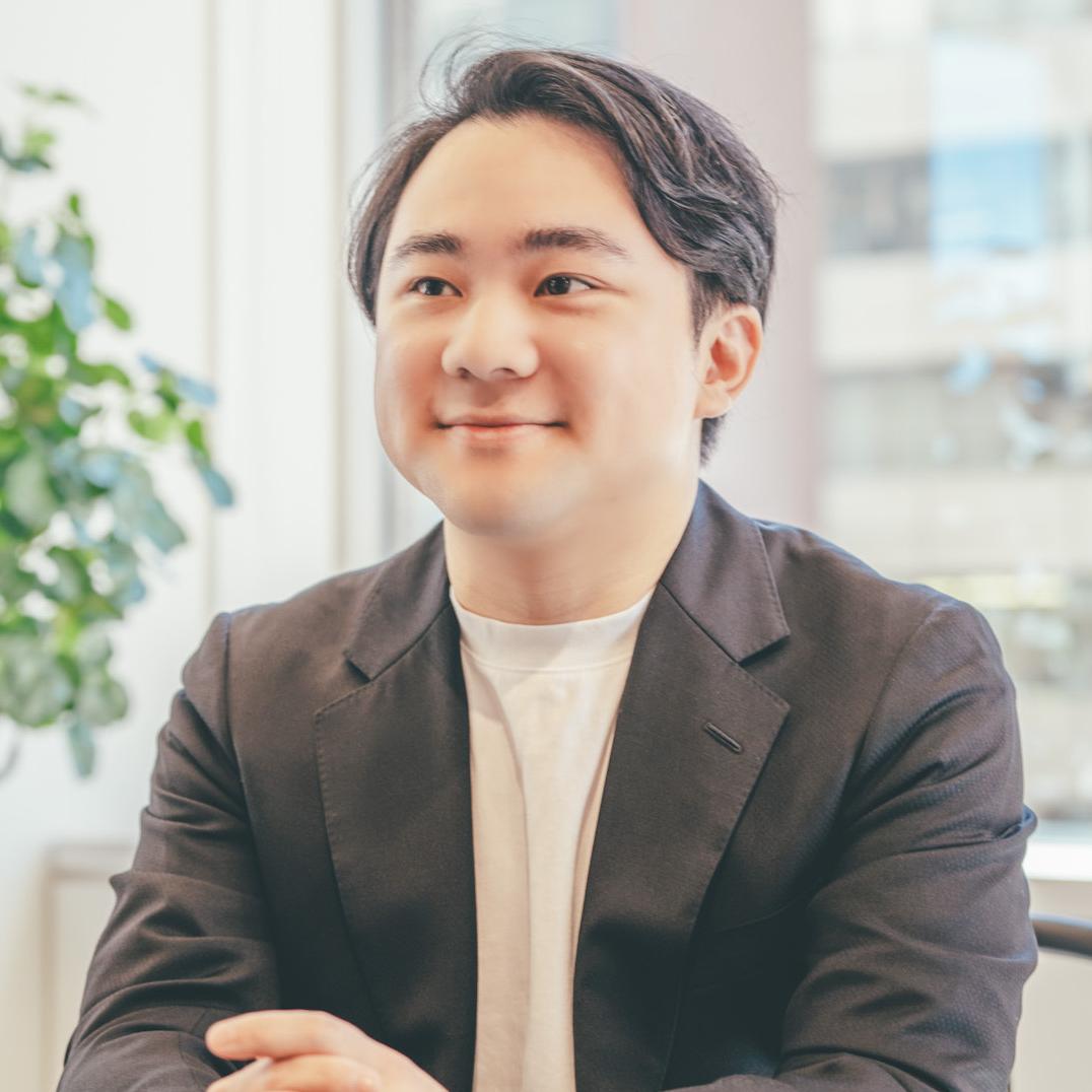 溝口優也のロゴ